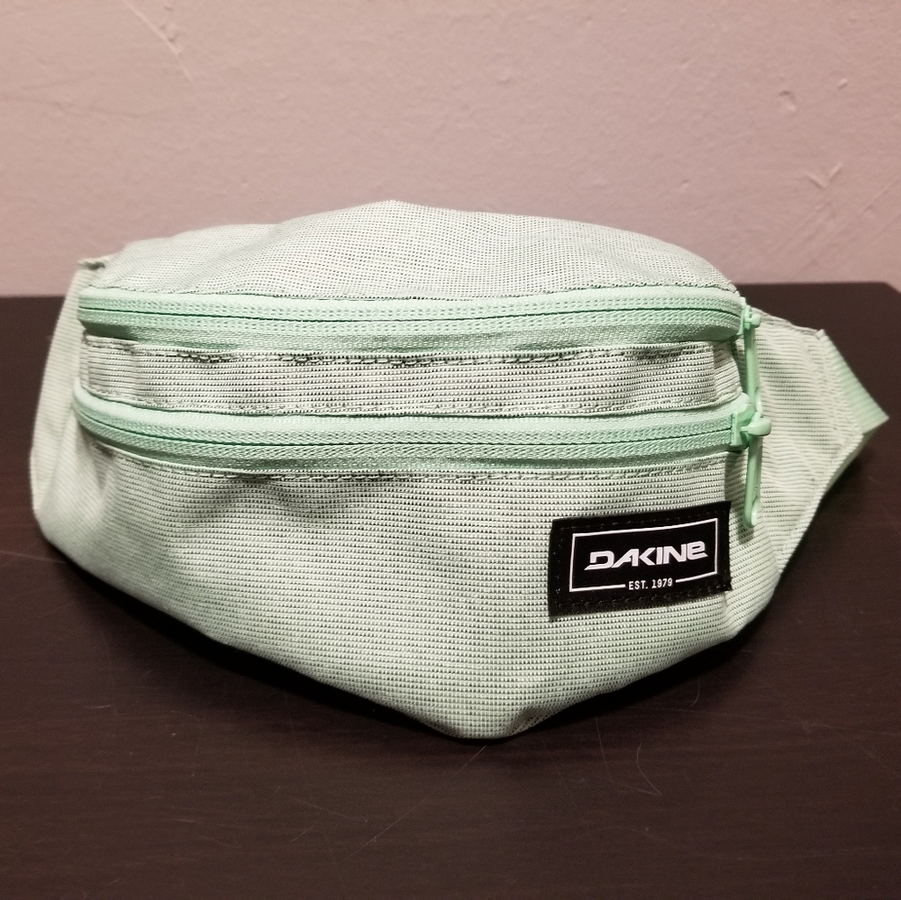DAKINE MINT GREEN WAIST BAG FANNY PACK UNISEX BIKE HIKE TRAVEL SPRING BREAK SUN
